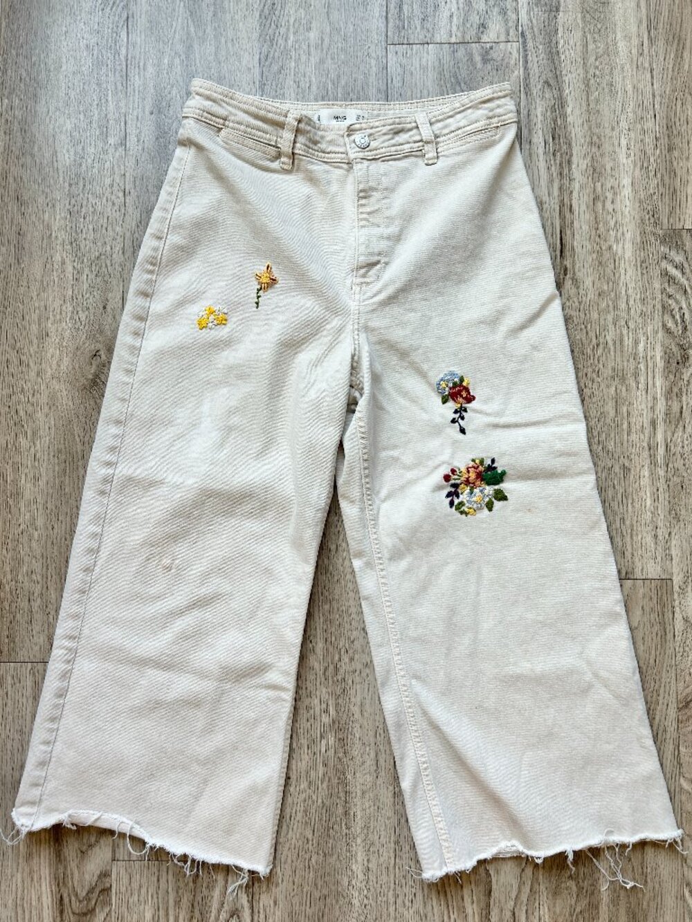 Mango Women's Floral Embroidered Wide Leg Crop Khaki Pants Size 8